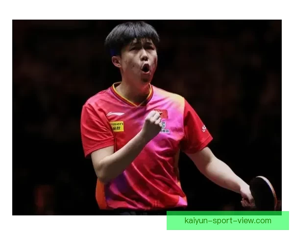 王楚钦撕掉肌贴奋力一搏累到双手撑地观众力量支撑他坚持